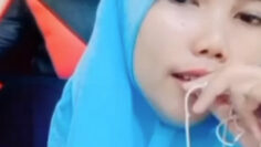 Gadis Hijab Biru Omek Sampai Basah